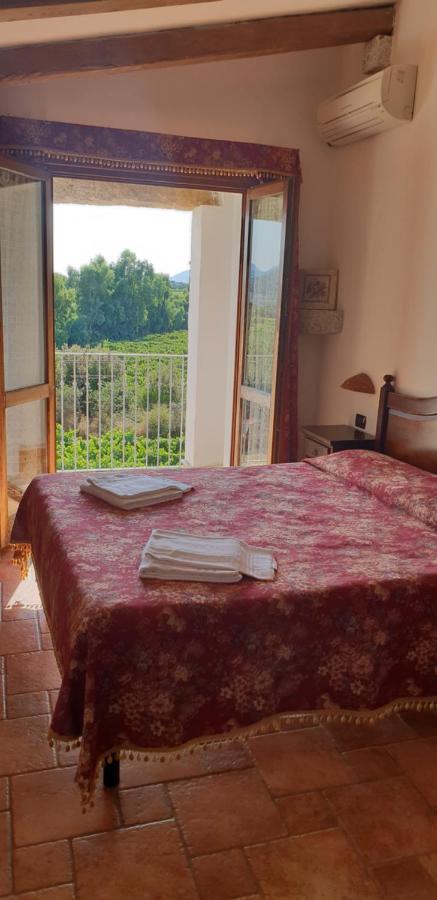 Agriturismo Vermentino Monti Esterno foto