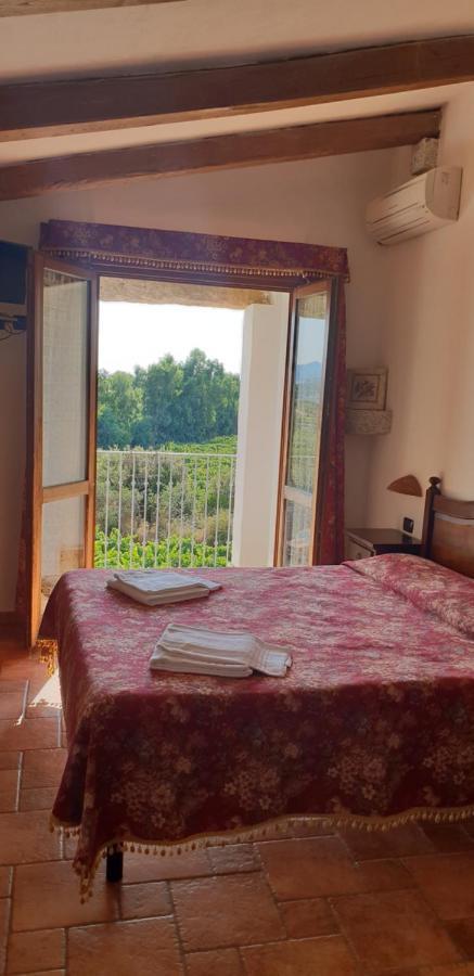 Agriturismo Vermentino Monti Esterno foto